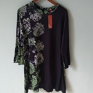 MOVING - MAKE OFFER! NWT - Black/Floral Tunic